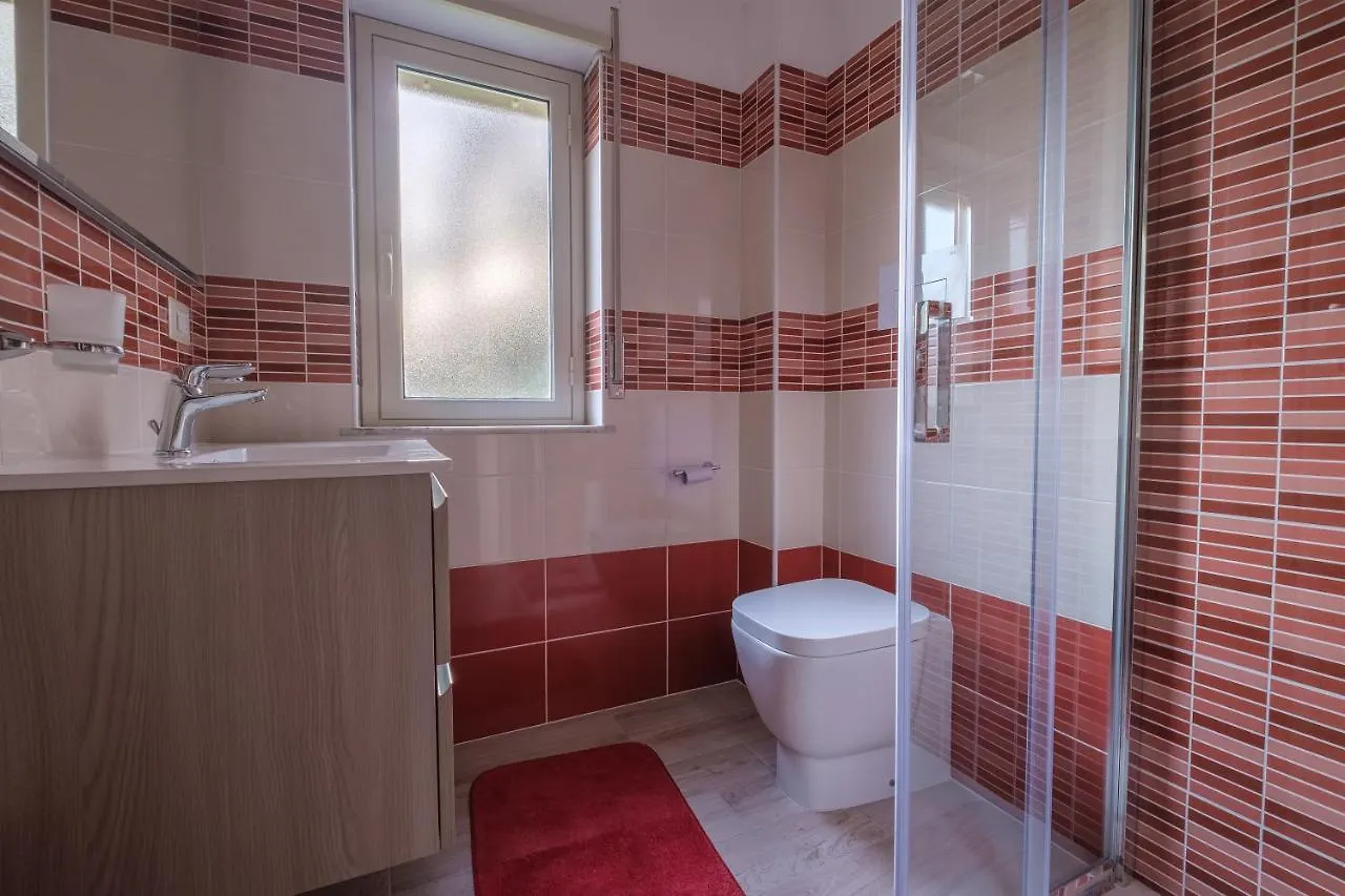 Damilhouse 4 Apartment Messina 0*,