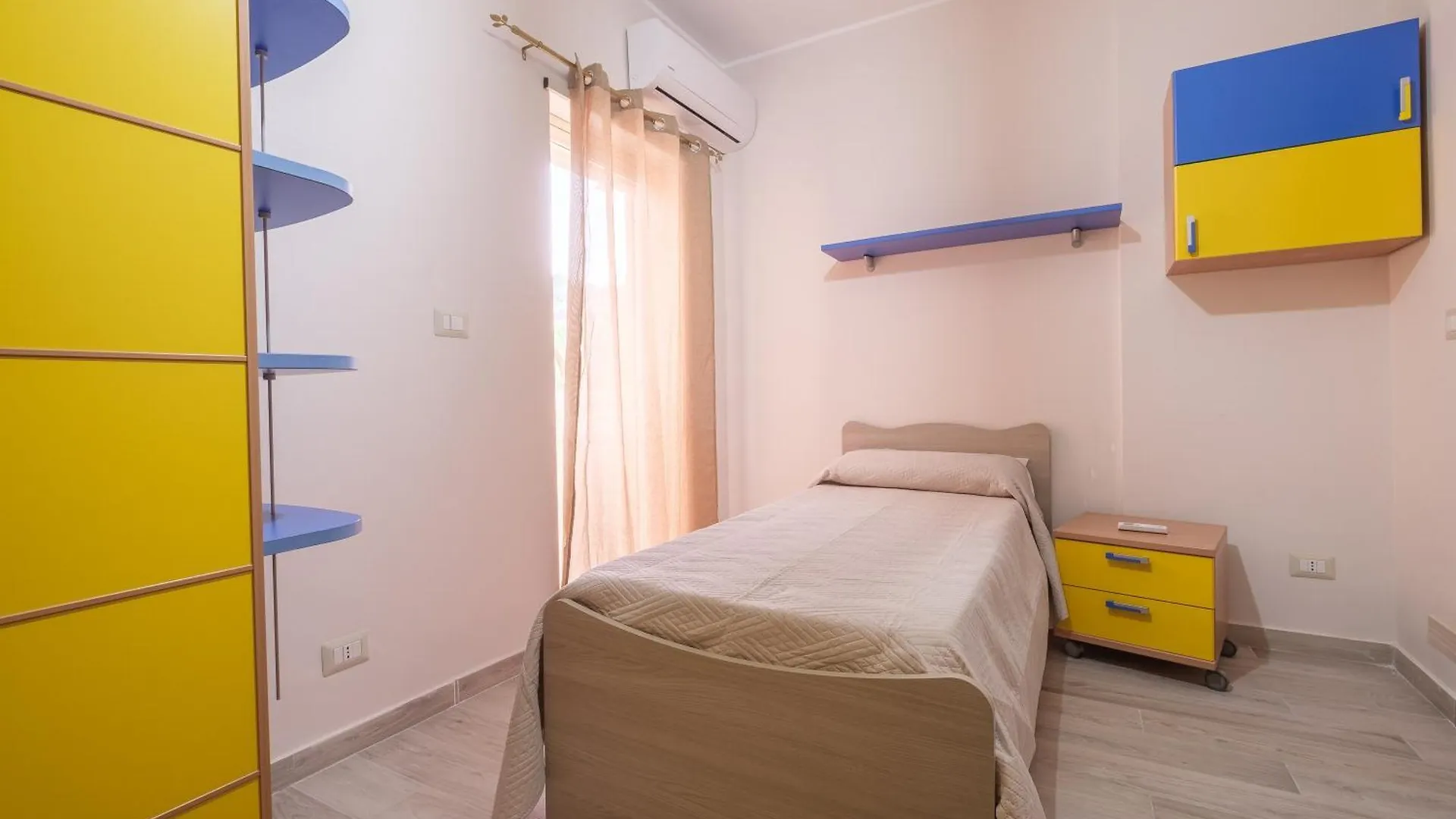 Damilhouse 4 Apartment Messina
